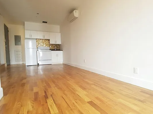 Rented by Evergreen Apartments BK | media 45