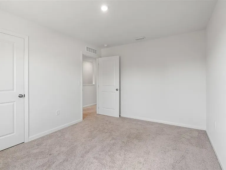 612 Linnet Ct — Photo 22