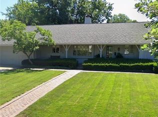 6511 Willow Ln, Mission Hills, KS 66208