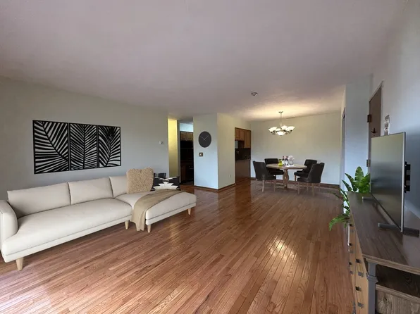 340 Sunderland Rd Unit 17A, Worcester, MA 01604