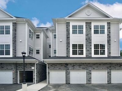 19 Veterans Way, Morris Plains, NJ, 07950