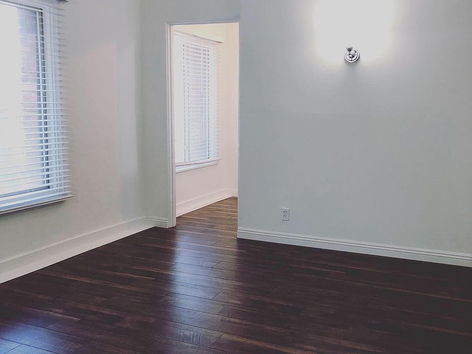 2nd image of 760 N Hoover St APT 101