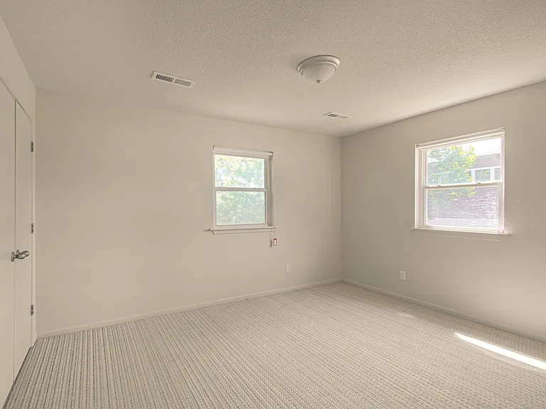 226 E 3rd St #A — Photo 10