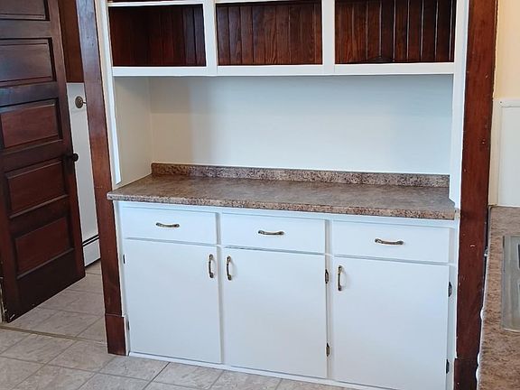 5th image of 33 Grove St Floor 2