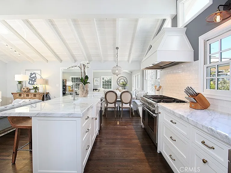 554 Hazel Dr — Photo 7