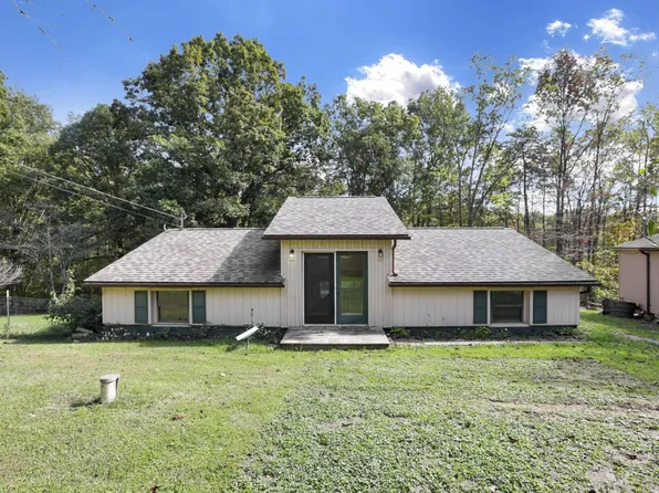 852 Wallace Rd, Little Hocking, OH 45742