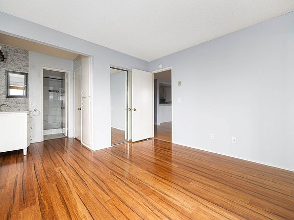 4th image of 6924 Hyde Park Dr Unit 107