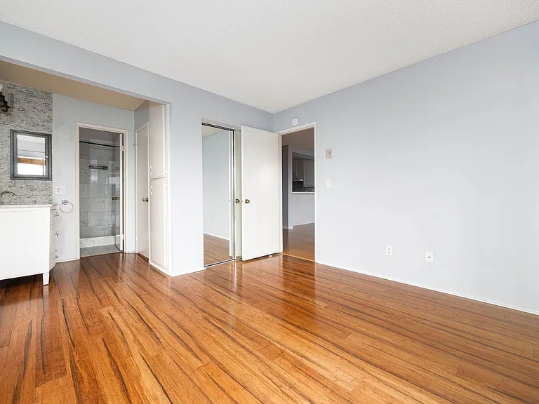 6924 Hyde Park Dr #107 — Photo 4