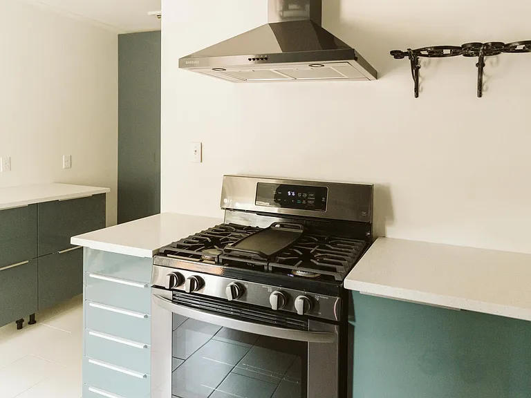 1970 Jordan Ave NW — Photo 8