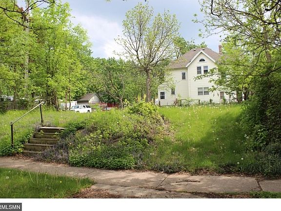 3rd image of 206 Prescott St