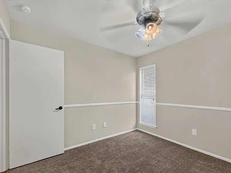 209 Glenwood Dr — Photo 12