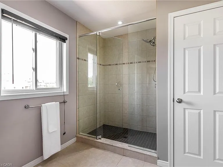 508 Netherwood Cres — Photo 23