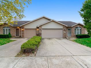 3746 Sandalwood Dr, Highland, IN 46322