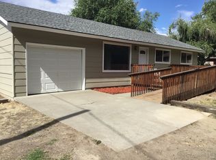 205 1/2 Cedar St, Grandview, WA 98930