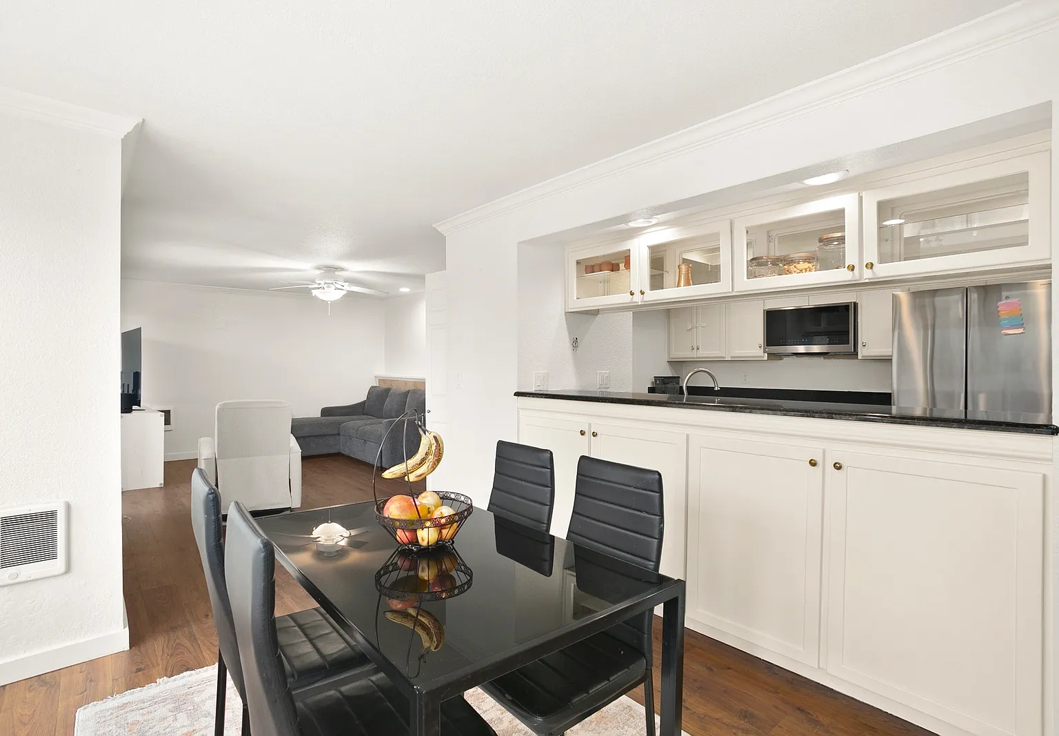2 bed, 1284 sqft, $2,900 — Photo 3