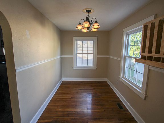 2nd image of 510 Wing Ave