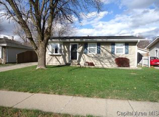 2921 Stokebridge Rd, Springfield, IL 62702