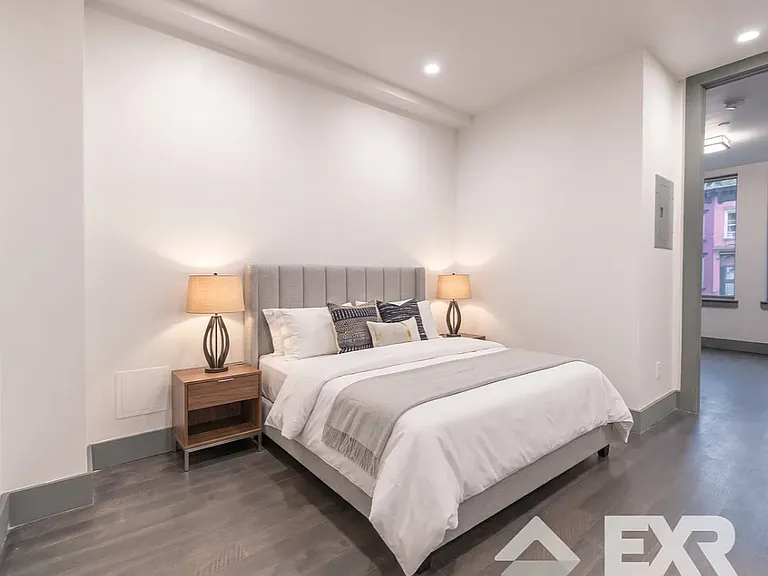 523 Willoughby Ave #3A — Photo 4