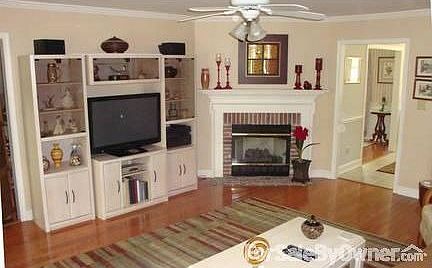 5th image of 801 Lord Granville Dr