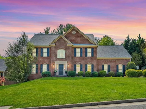 5855 Salisbury Dr, Roanoke, VA 24018