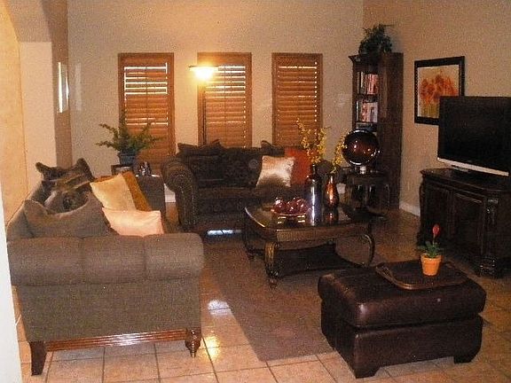 2nd image of 2904 Lantana Dr