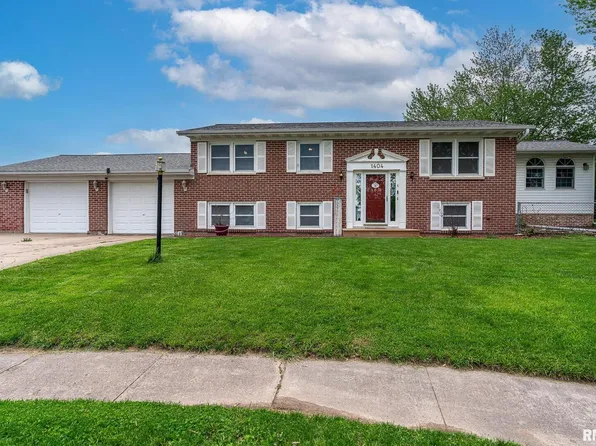 1404 Windsor Ct, Clinton, IA 52732