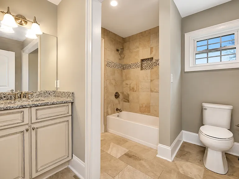 2511 Yadkin Ave — Photo 11