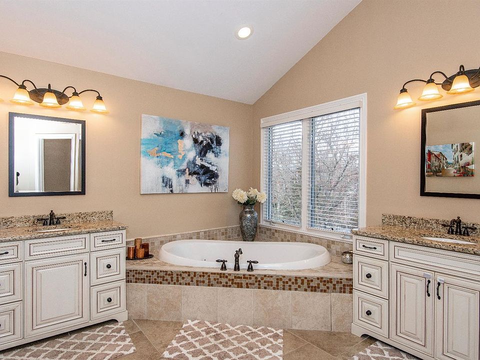 1st image of 864 Miamiridge Dr