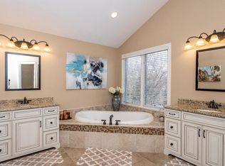 864 Miamiridge Dr, Loveland, OH 45140