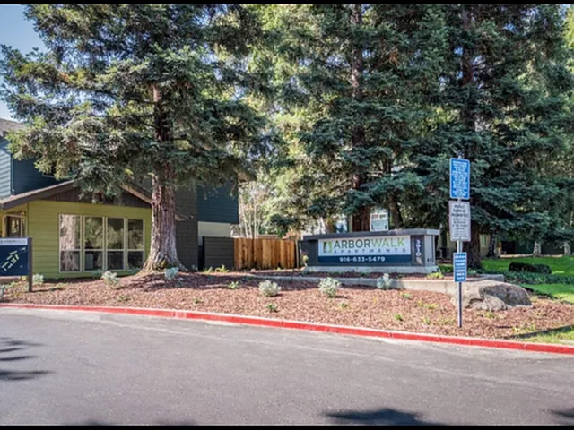 Arbor Walk — Photo 18