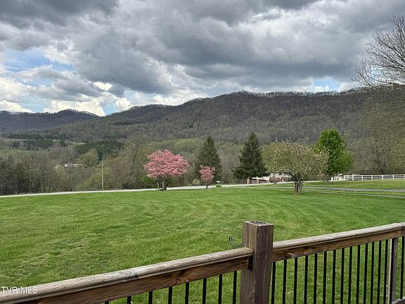 3rd image of 298 Rabbit Run Ln