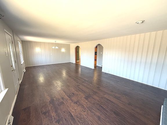 2nd image of 8412 Meadowbrook Dr