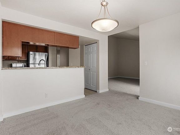 4th image of 12044 100th Ave NE APT H302
