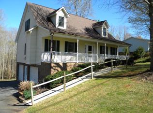 1115 Foot Hill Dr, Pinnacle, NC 27043