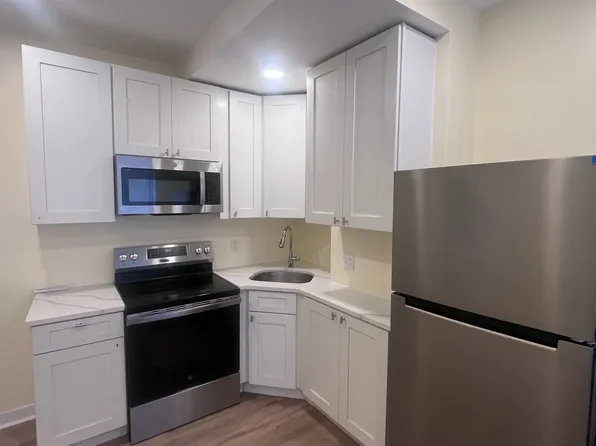 5552 Blakemore St, Philadelphia, PA 19138