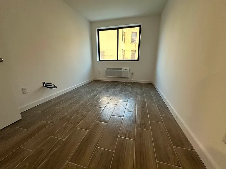 680 Courtlandt Ave #4B — Photo 6