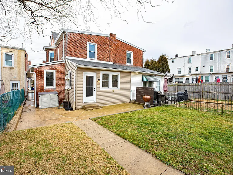 245 Hurst St — Photo 20