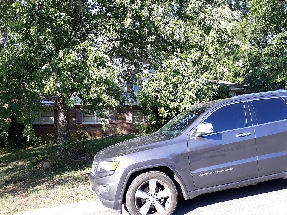 1st image of 1051 Woodbridge Way NE