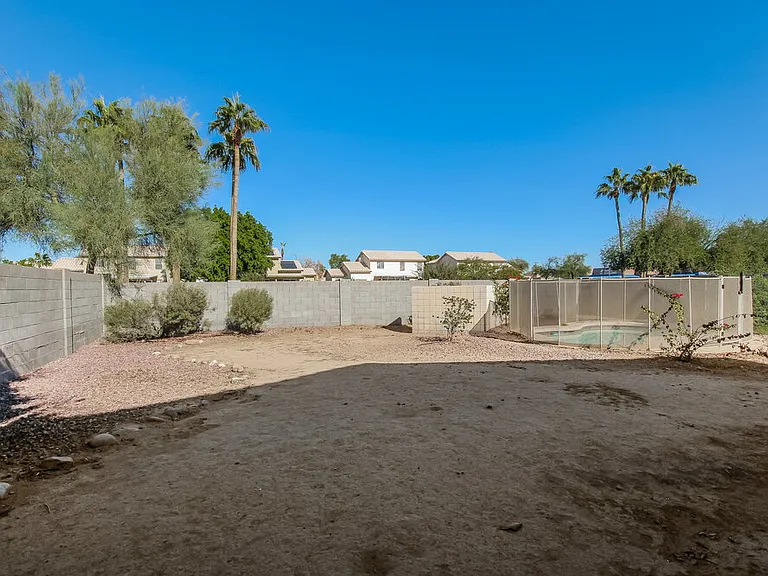 16236 W Lilac St — Photo 16
