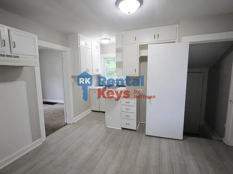 2525 S Rotherwood Ave — Photo 8