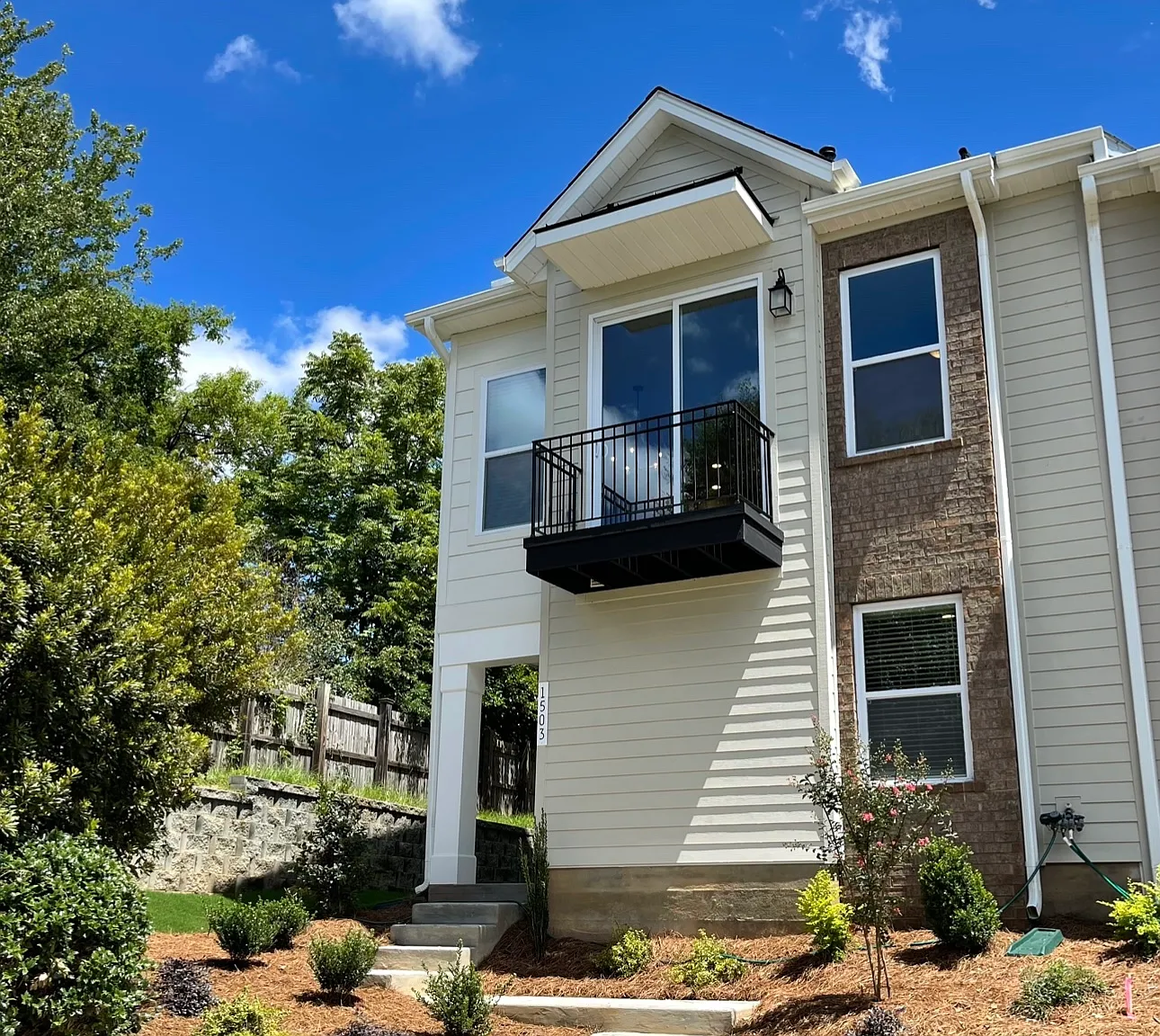 3 bed, 3.5 bath, 1965 sqft, $2,900 — Photo 1