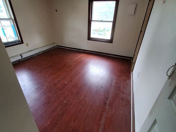 4th image of 125 E 7th St #2