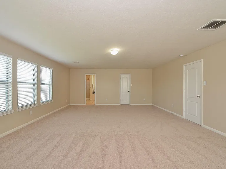 2410 Crossmill Ln — Photo 28