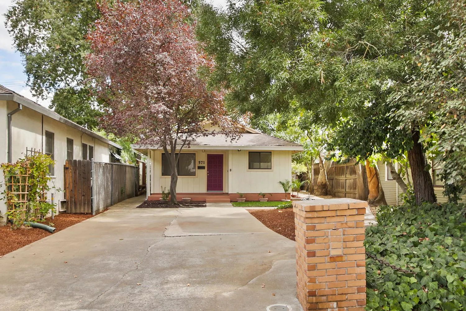 2 bed, 900 sqft, $2,700 — Photo 3