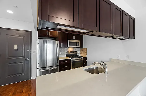 Rented by REAL New York | media 27