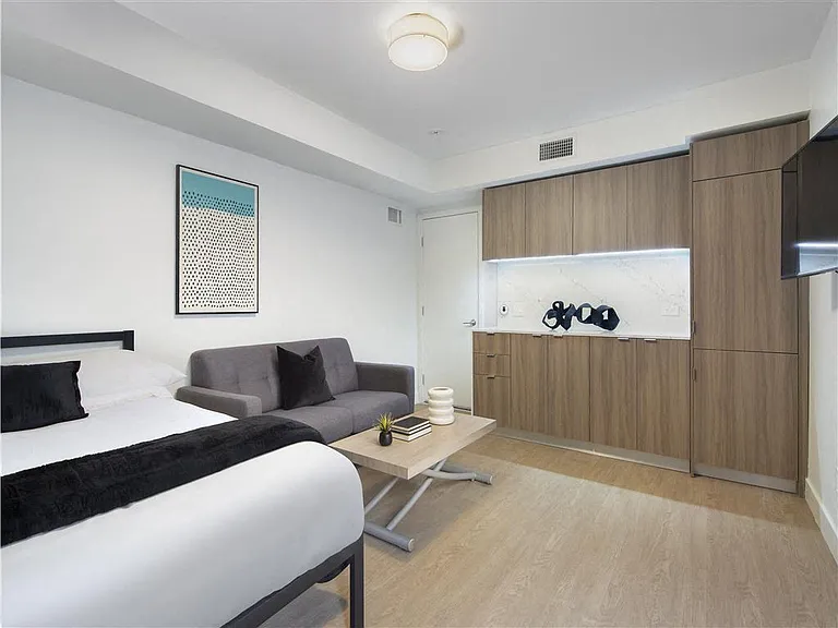 11665 Mayfield Ave — Photo 4