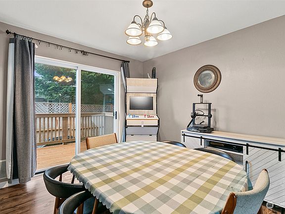 4th image of 32205 Morgan Drive