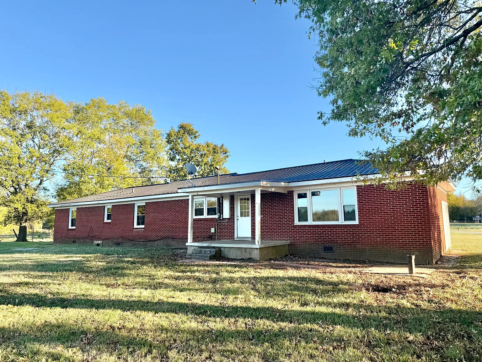 4 bed, 2000 sqft, $1,900 — Photo 2