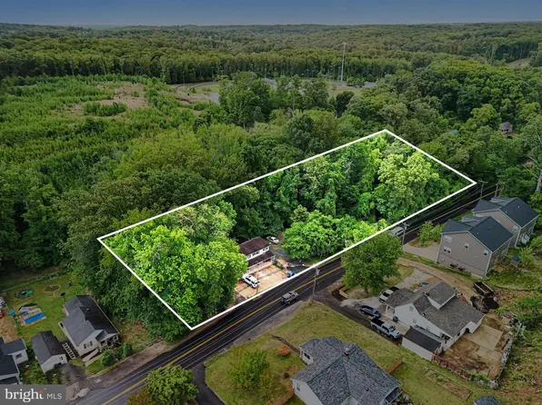 18559 Old Triangle Rd, Triangle, VA 22172