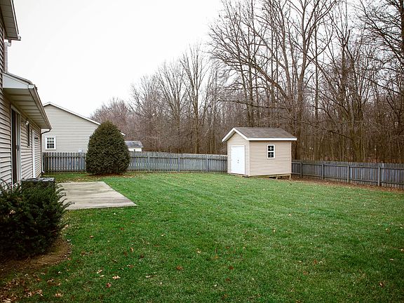 3rd image of 524 Stone Valley Dr